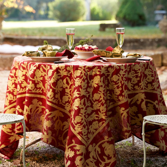 Saint-Rémy d'Or et Rouge Tablecloth