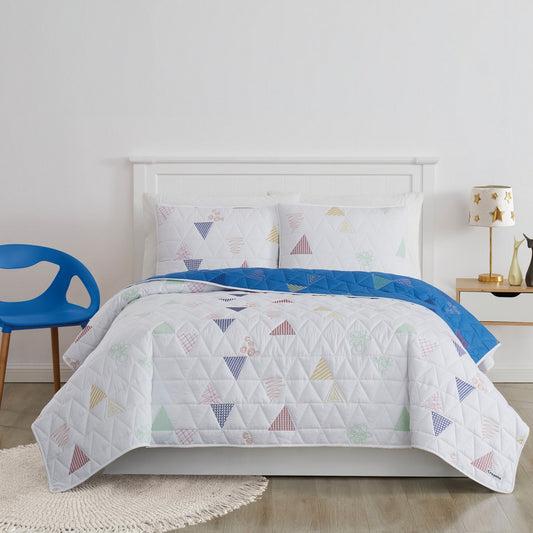 Triangle Embroidered Quilt Set