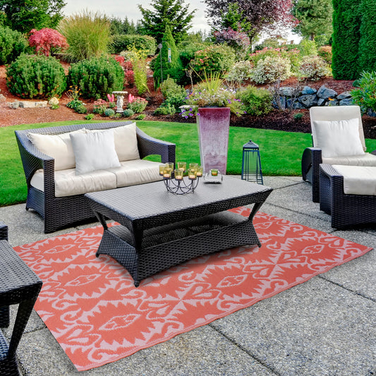 4' x 6' Pink Abstract Pattern Rectangular Outdoor Area Rug
