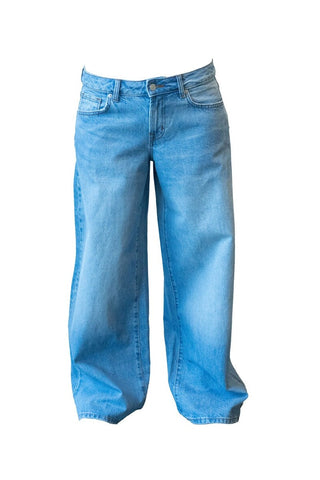 Low-Rise Wide-Leg Jeans