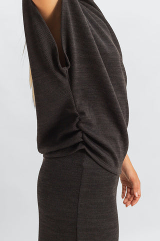 0140830202#color_BLACK