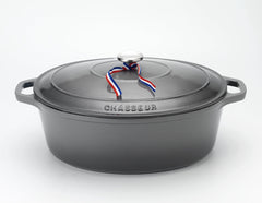 Chasseur French Enameled Cast Iron Oval Dutch Oven, 4.2-Quart, Caviar Grey