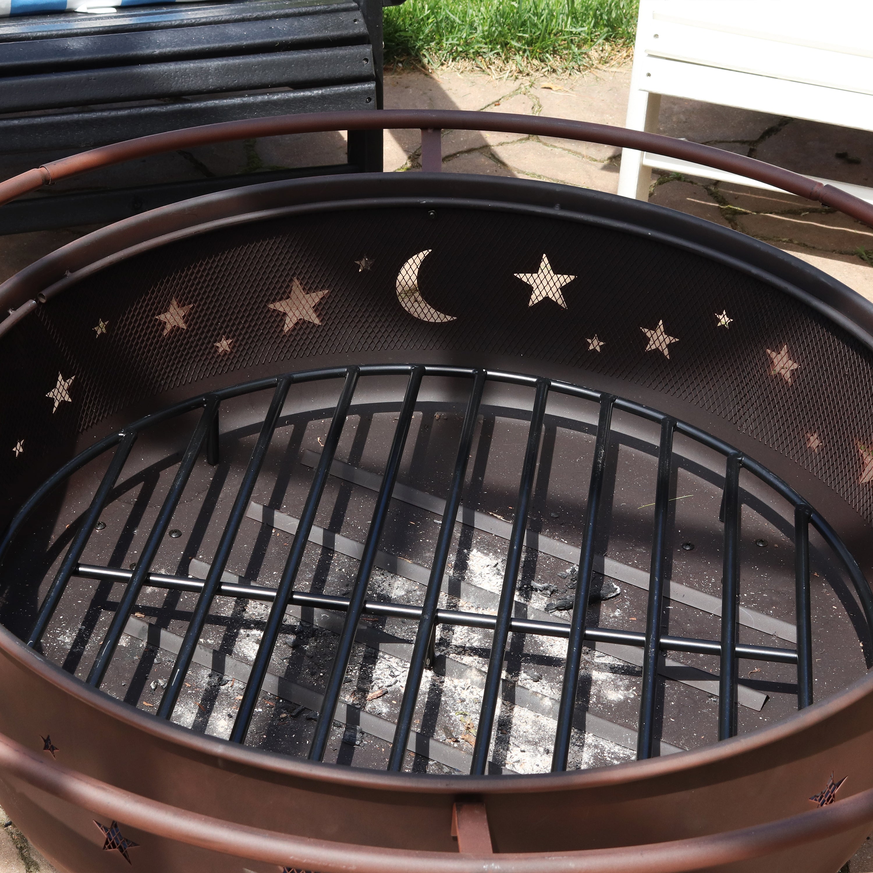  Sunnydaze Decor Heavy-Duty Steel Mesh Round Camp Fire Pit Spark Screen Lid with Handle - Black - Bonton