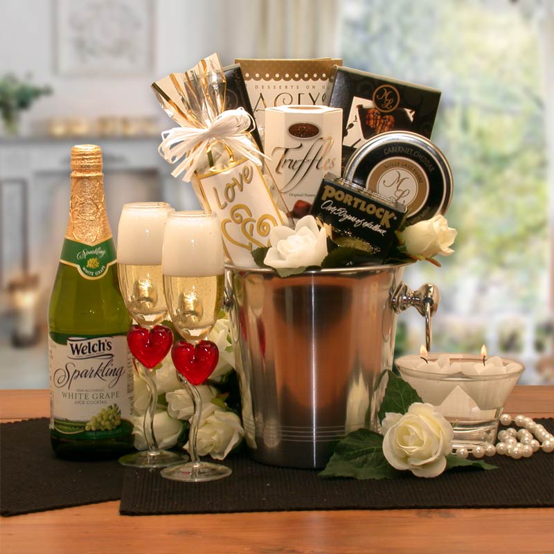  GBDS Romantic Evening For Two Gift Basket - Wedding Gift Basket - honeymoon gift set - Multi - Bonton