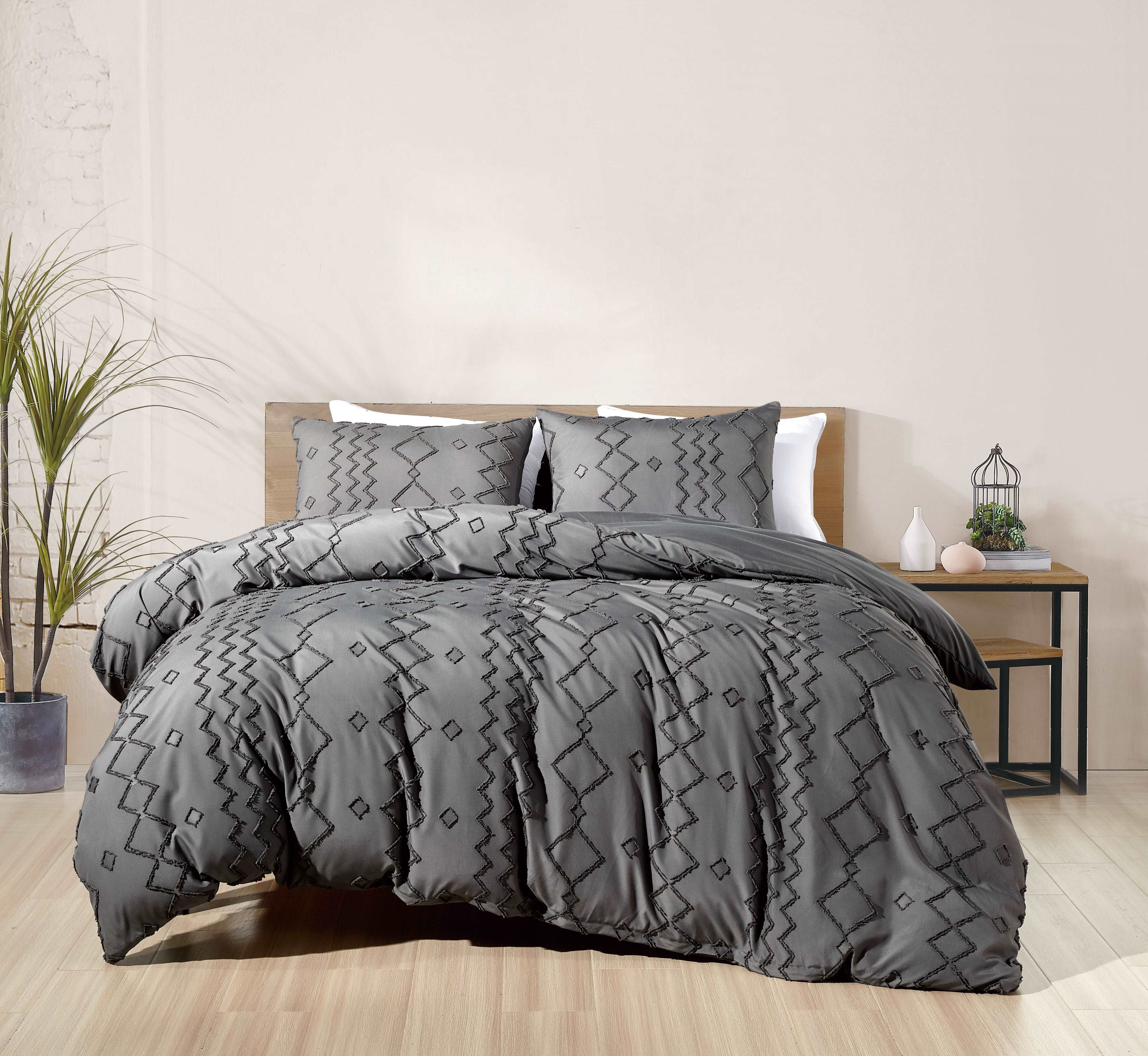  Bibb Home Bibb Home 2000 Count Tufted Duvet Cover (3-Piece) - King - Bonton