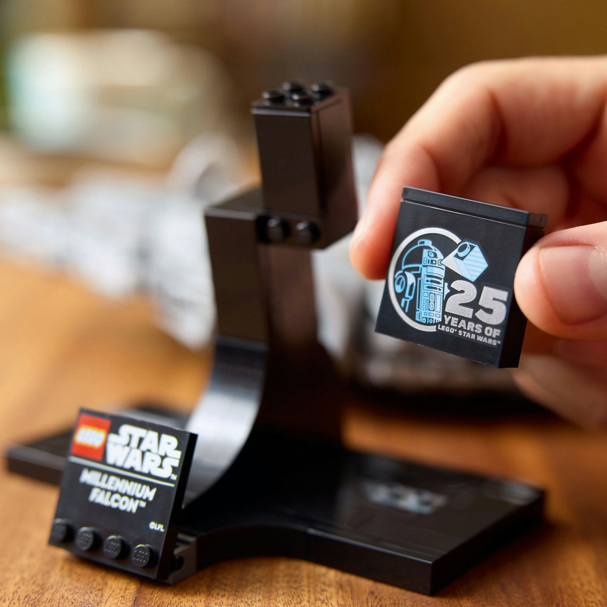 LEGO LEGO® Star Wars™ Millennium Falcon™ Set 75375 - Star Wars - Bonton