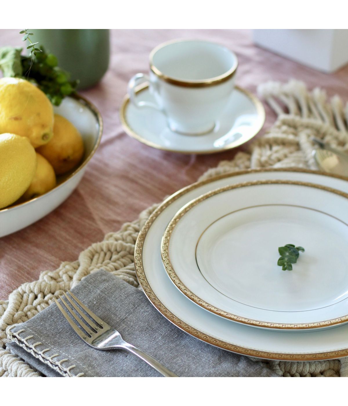  Noritake Charlotta Gold 5 Piece Place Setting - White - Bonton