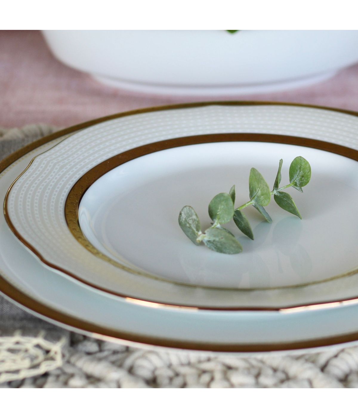  Noritake Charlotta Gold Set of 4 Scalloped Accent Plates - White - Bonton