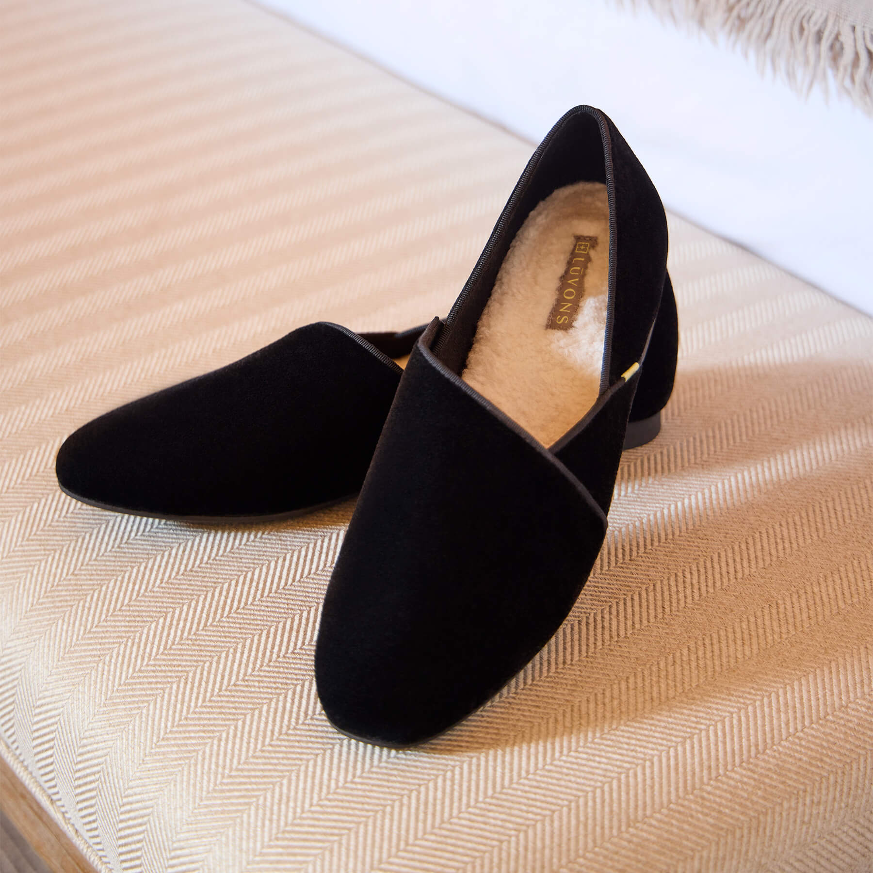  Luvons Francesca Soft Velvet Slippers - Black - Bonton