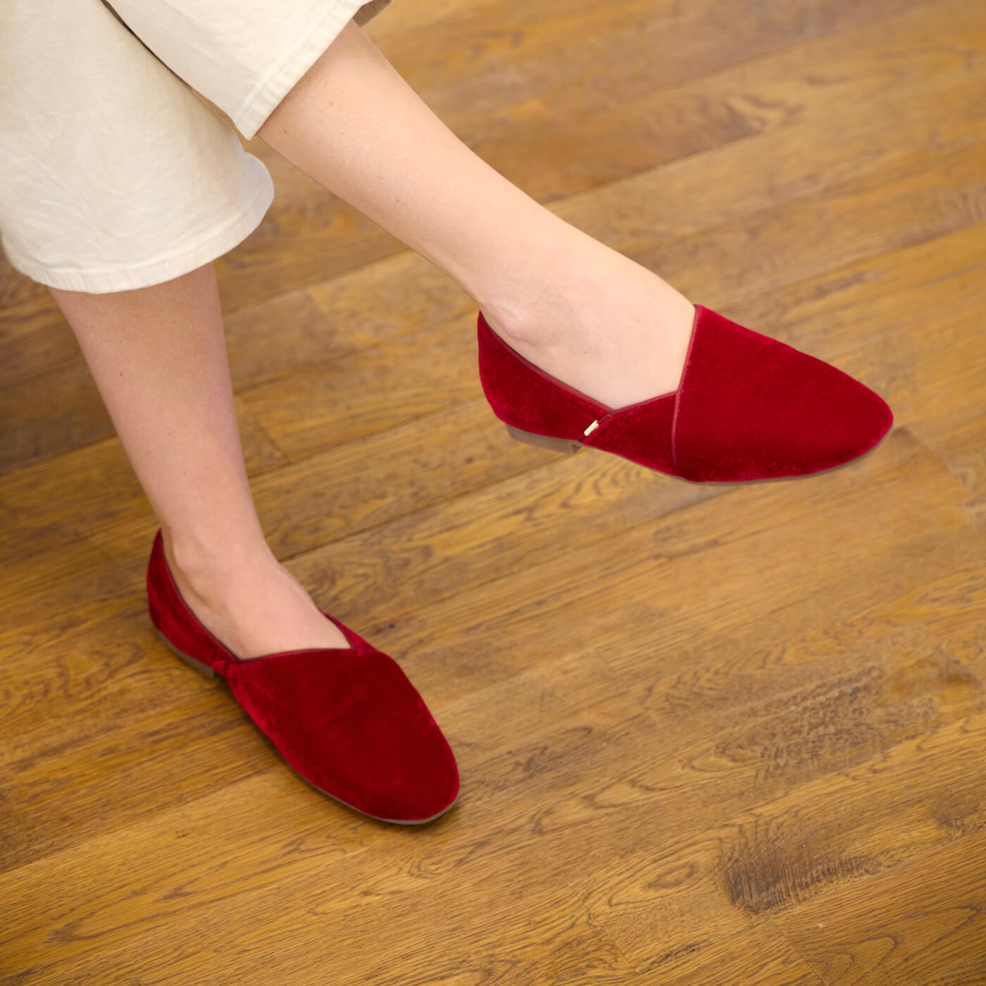  Luvons Francesca Soft Velvet Slippers - Ruby - Bonton