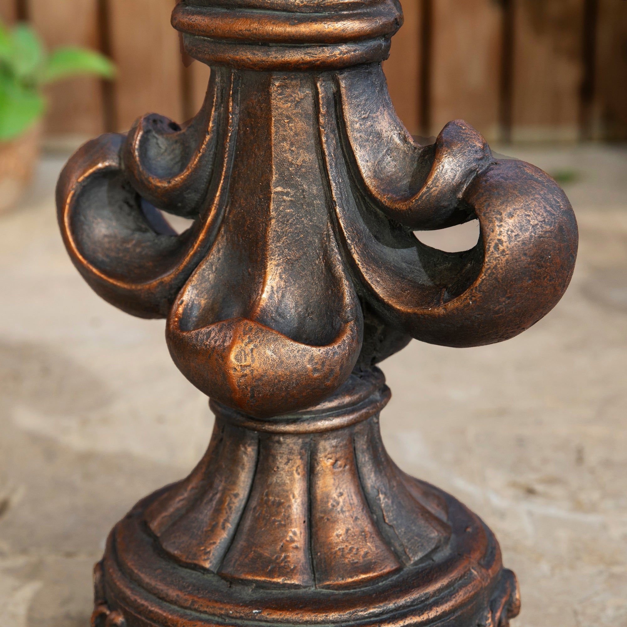  Glitzhome Bronze Standing Fleur De Lis Garden Statue - Bronze - Bonton