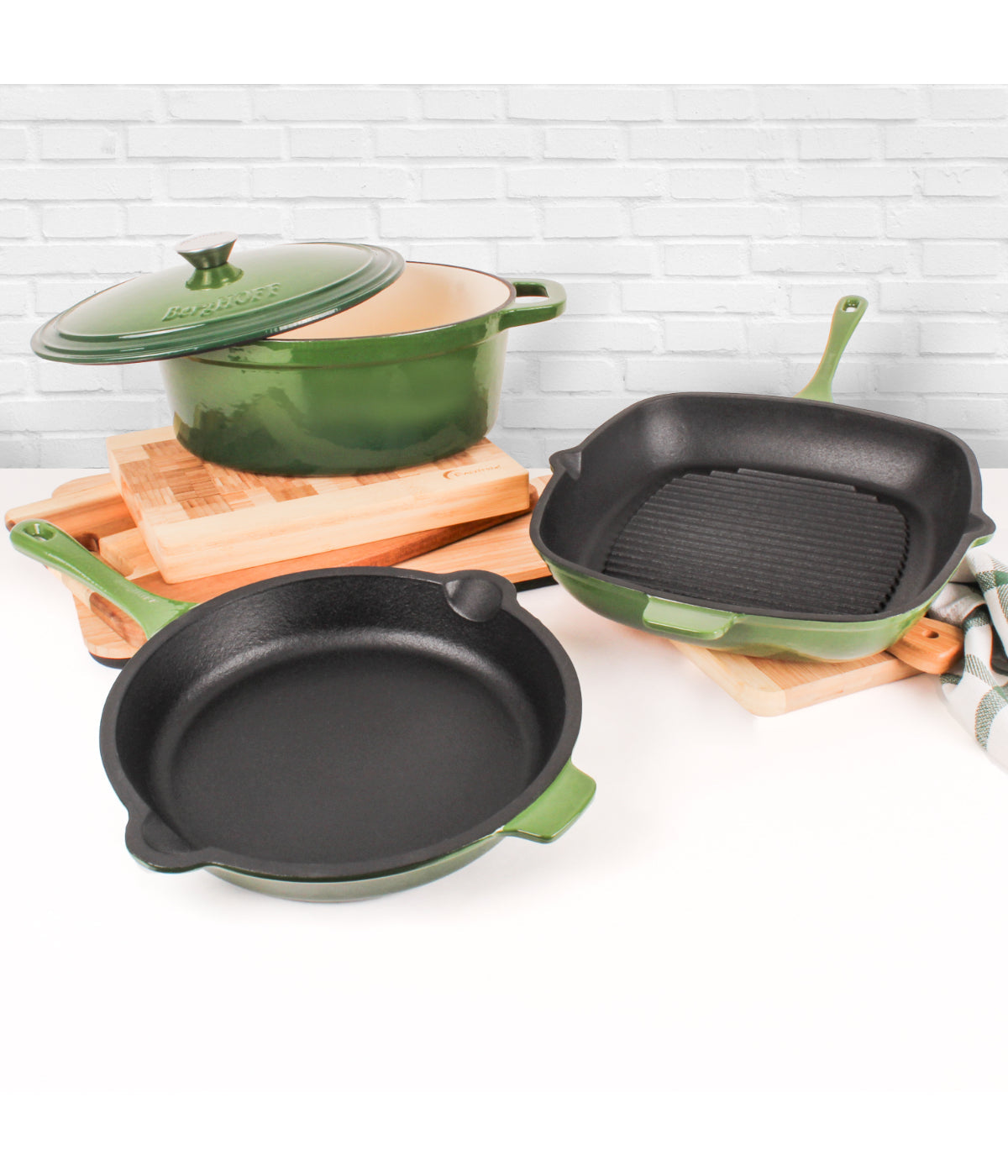  BergHOFF Neo Cast Iron 4 Piece Set with Fry Pan, Grill Pan & Covered Dutch Oven - Green - Bonton