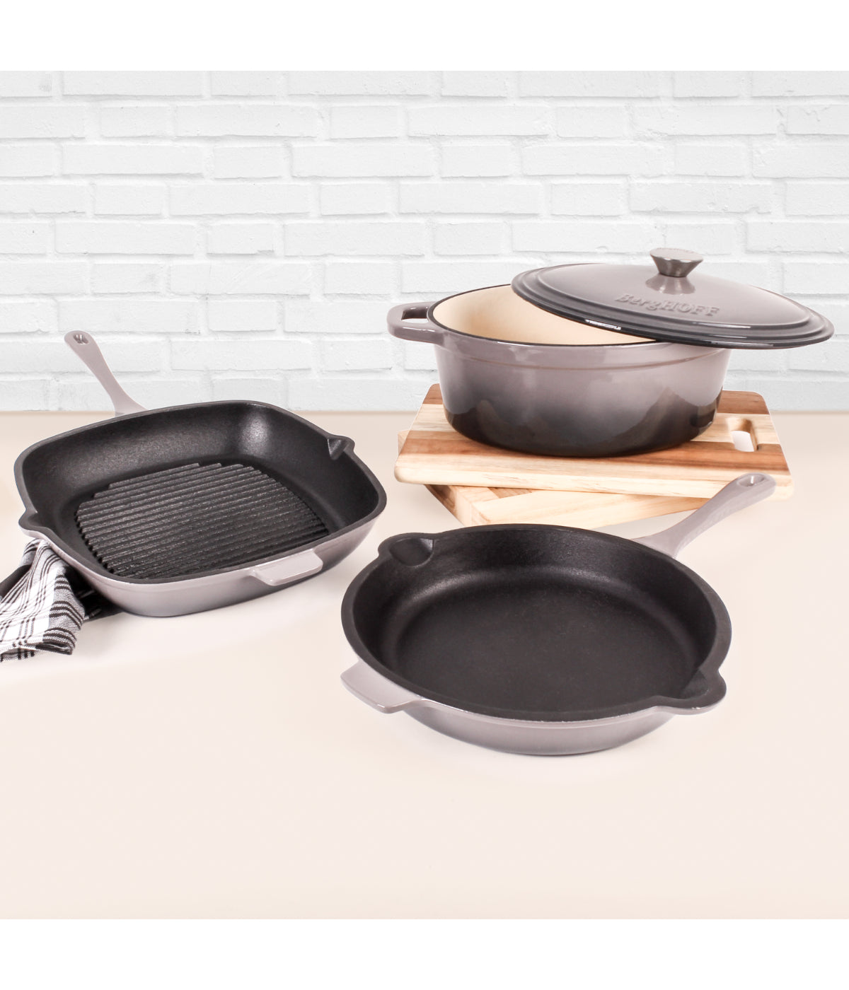  BergHOFF Neo Cast Iron 4 Piece Set with Fry Pan, Grill Pan & Covered Dutch Oven - Oyster - Bonton