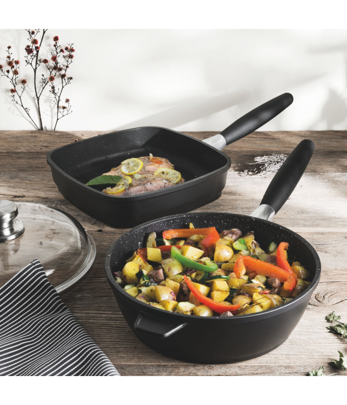  BergHOFF Scala Non-Stick Cast Aluminium Covered Saute Pan - Black - Bonton