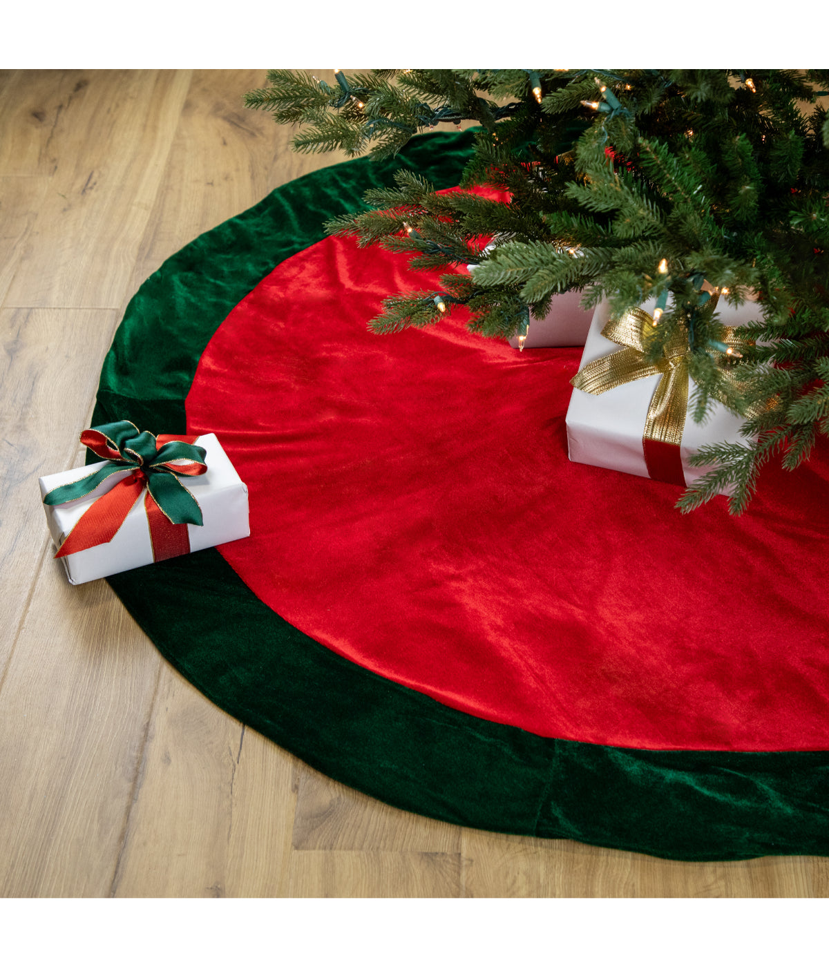  Traditional Red Christmas Tree Skirt with Green Border Trim, 60