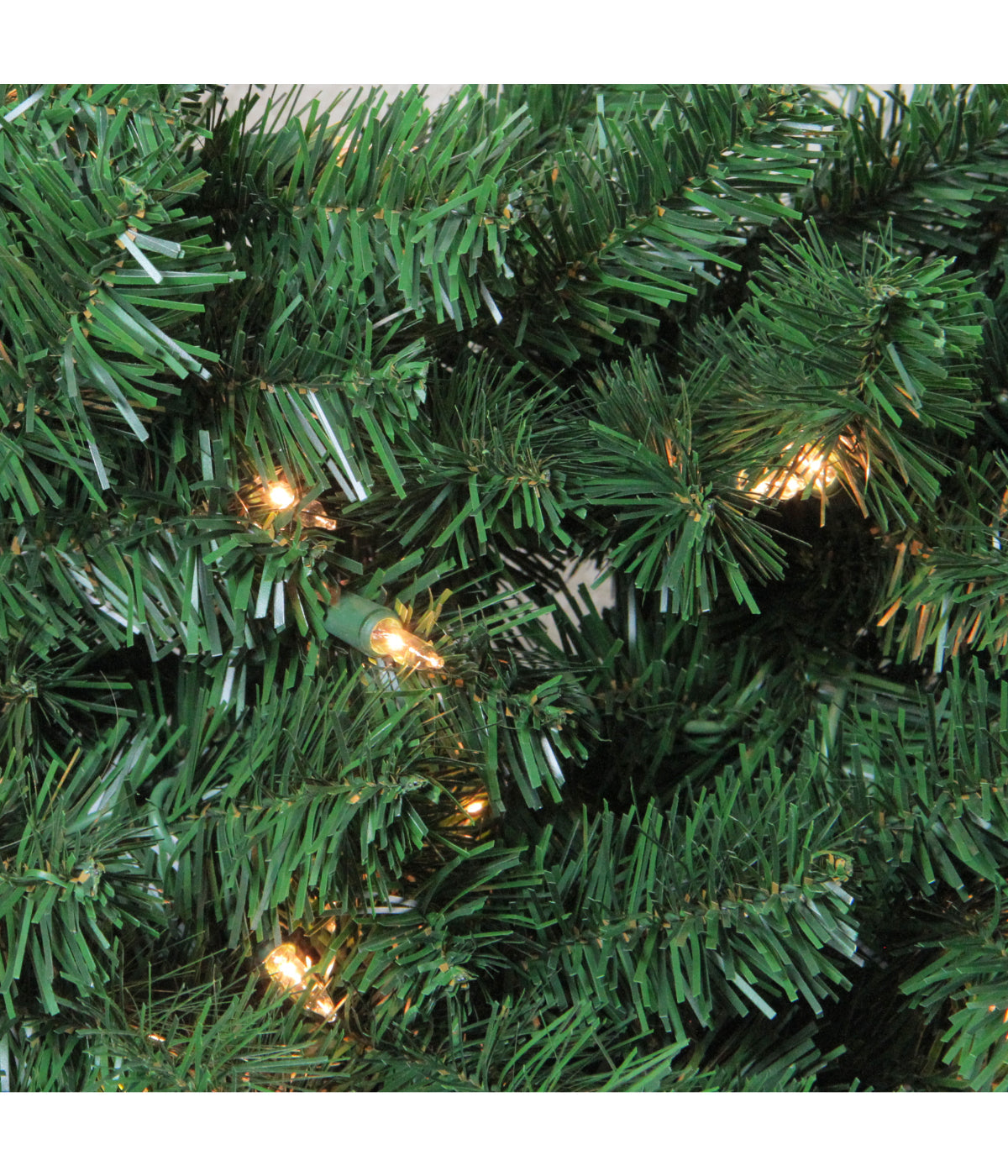  Green Deluxe Windsor Pine Artificial Christmas Wreath with Clear Lights, 72