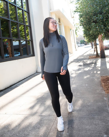 WOMEN'S RELAXED MOCK ZIP TOP (3002S)