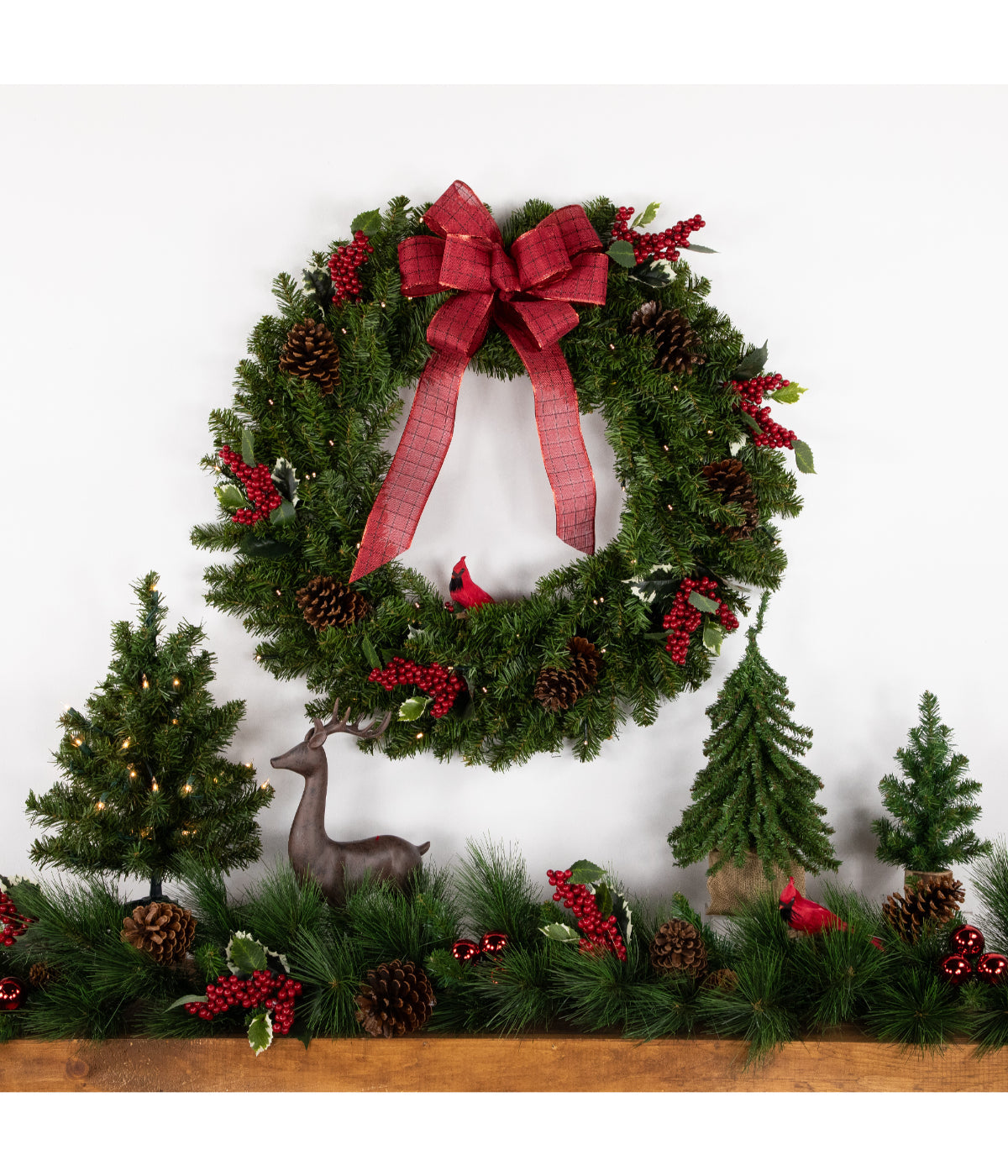  Canadian Pine Artificial Christmas Wreath with Pre-Lit Clear Lights, 30