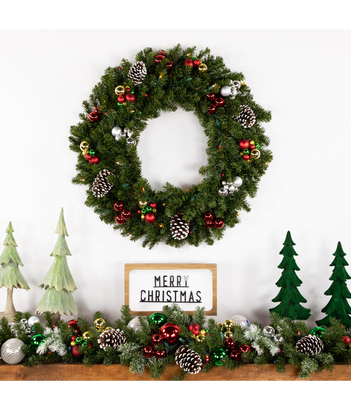  Canadian Pine Artificial Christmas Wreath with Pre-Lit Multi Lights, 30