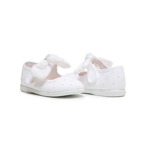 Laura White by childrenchic