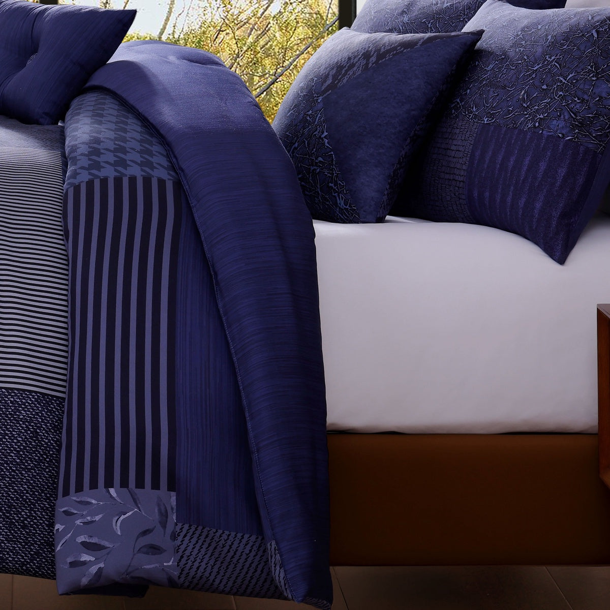  Bebejan Bebejan Blue Denim Patchwork 5 Piece Reversible Comforter Set - QUEEN - Bonton