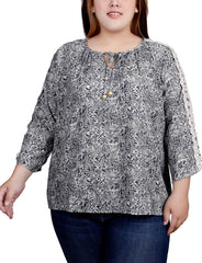 Plus Size 3/4 Sleeve Crochet Detail Blouse