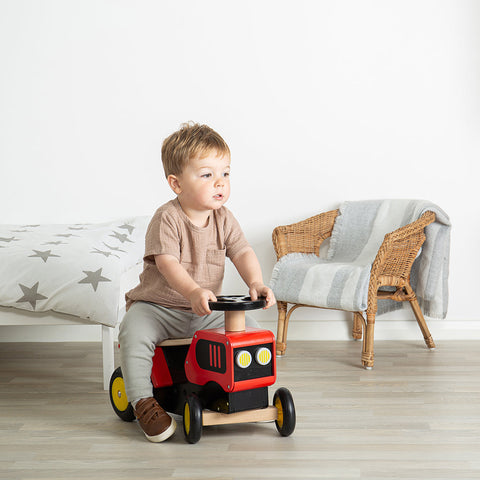 Ride on Tractor by Bigjigs Toys US