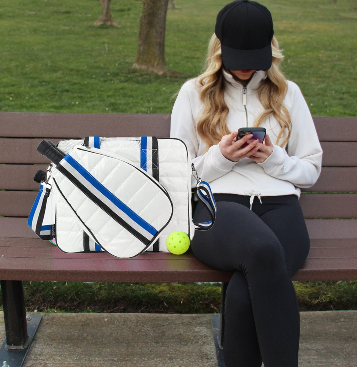  Lemonbella Judy Pickleball Tote Courtly White/Blue - Crushing Pink - Bonton