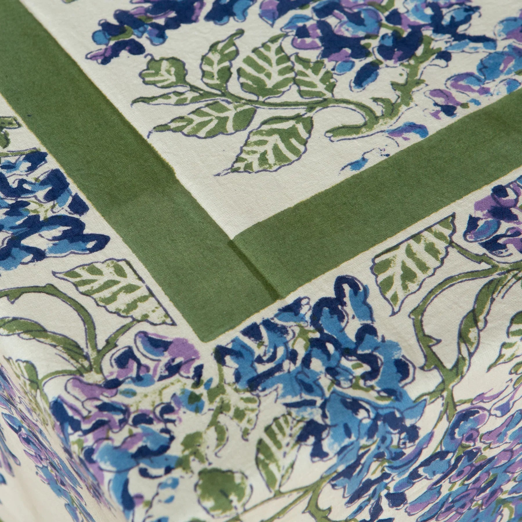  Couleur Nature Wisteria Green/Blue Tablecloth - Green/Blue - Bonton