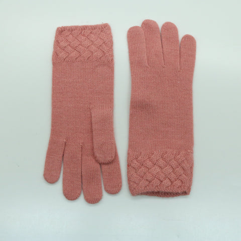 GLOVES in BASKET WEAVE STITCH