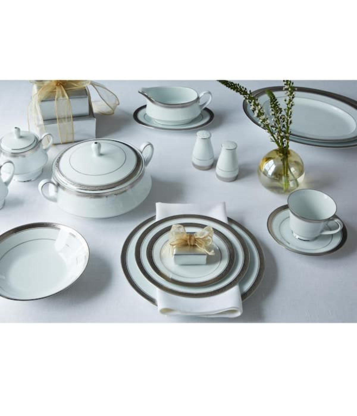  Noritake Crestwood Gravy with Tray - Platinum - Bonton