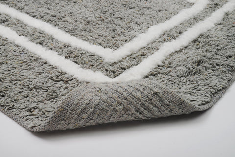 St Mary's Tufted 3 Piece Cotton Bath Rug Set With Lid