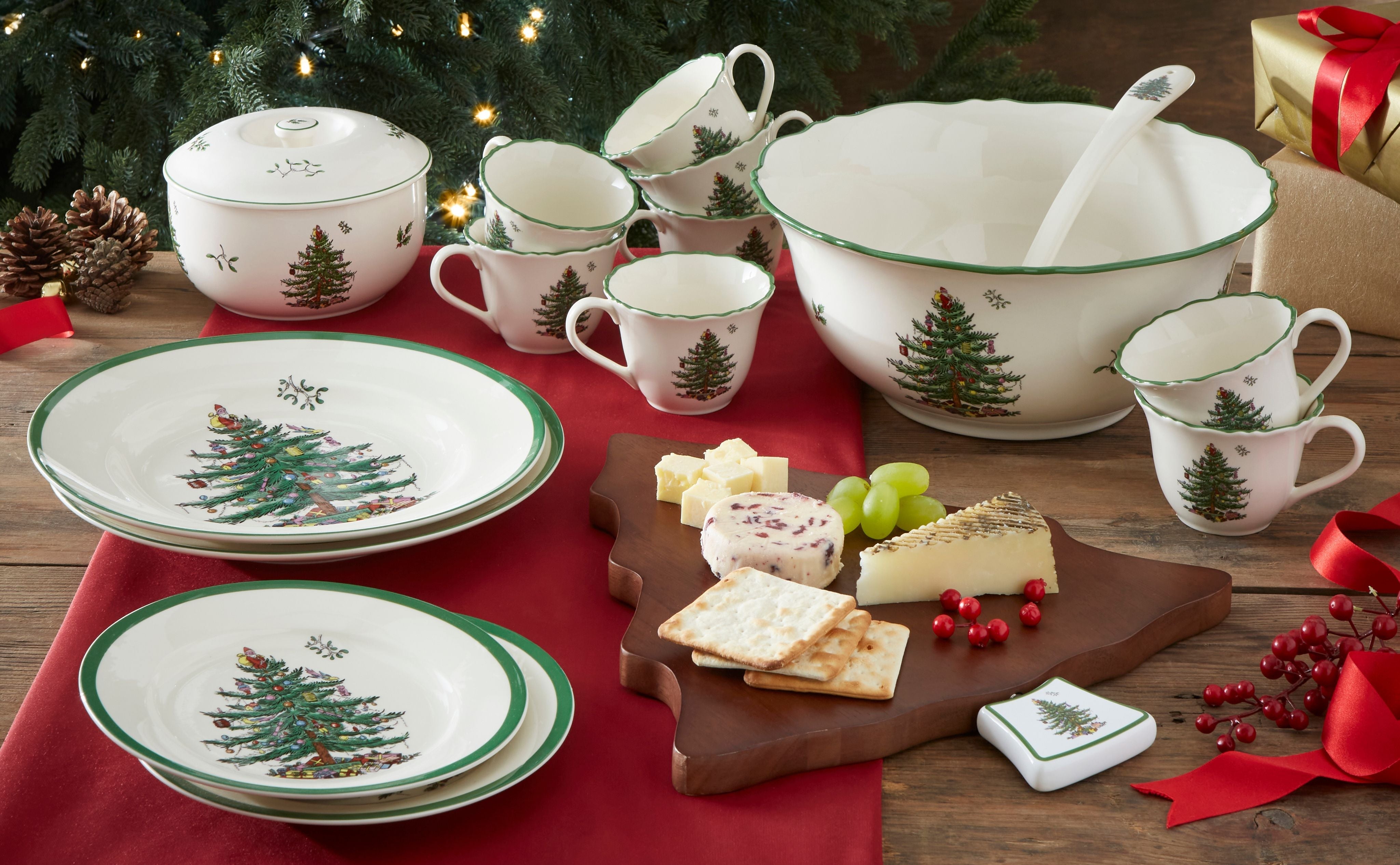  Spode Christmas Tree Bread & Butter Plates Set of 4 - White - Bonton