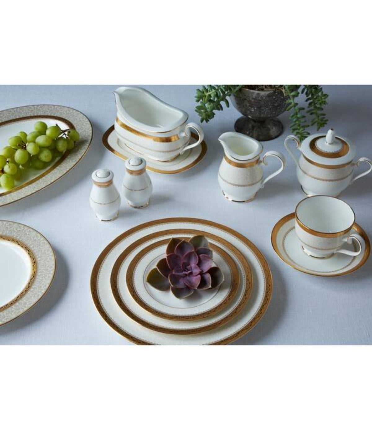  Noritake Odessa Gravy with Tray - Gold - Bonton