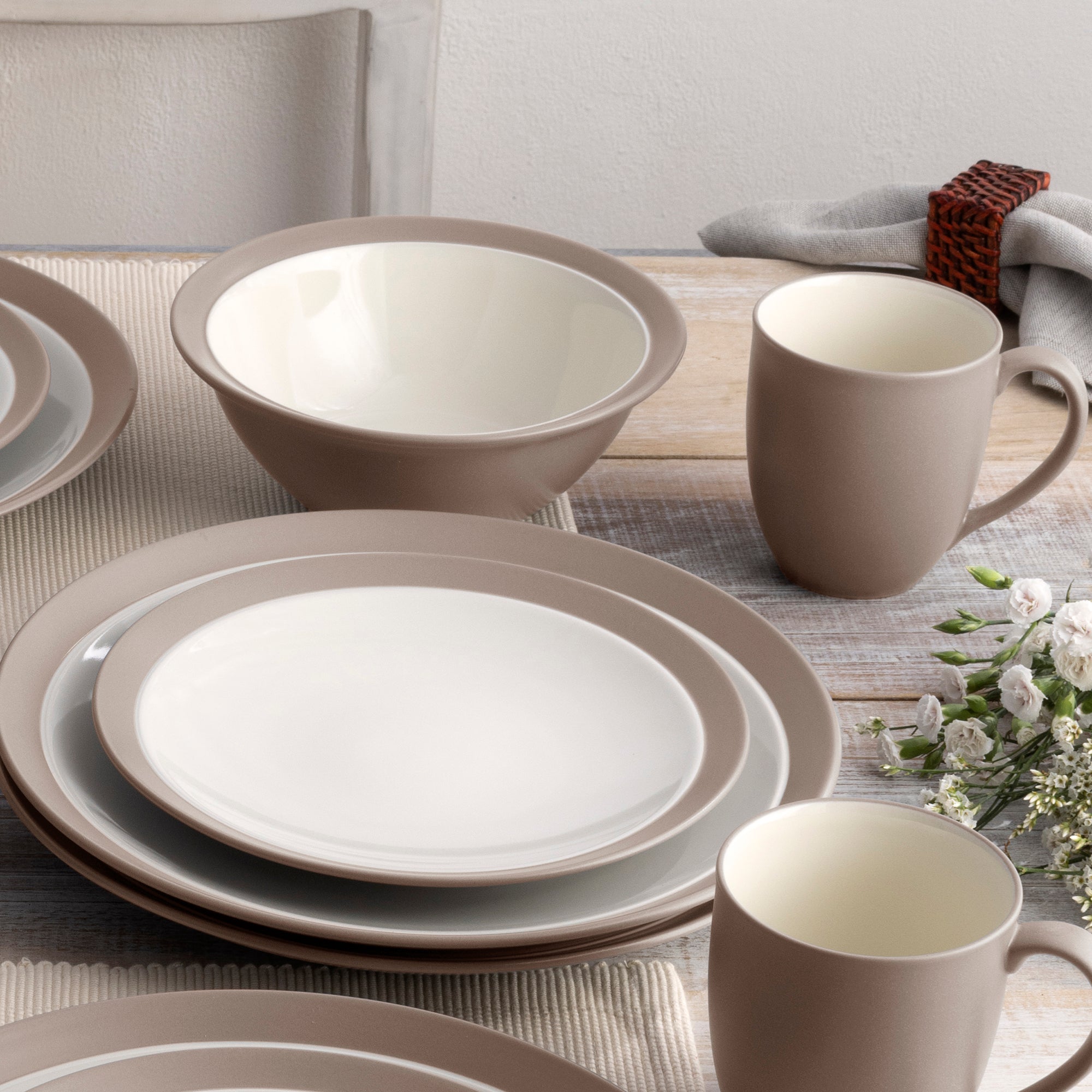  Noritake Colorwave 16-Piece Curve Dinnerware Set, Service for 4 - Clay - Bonton