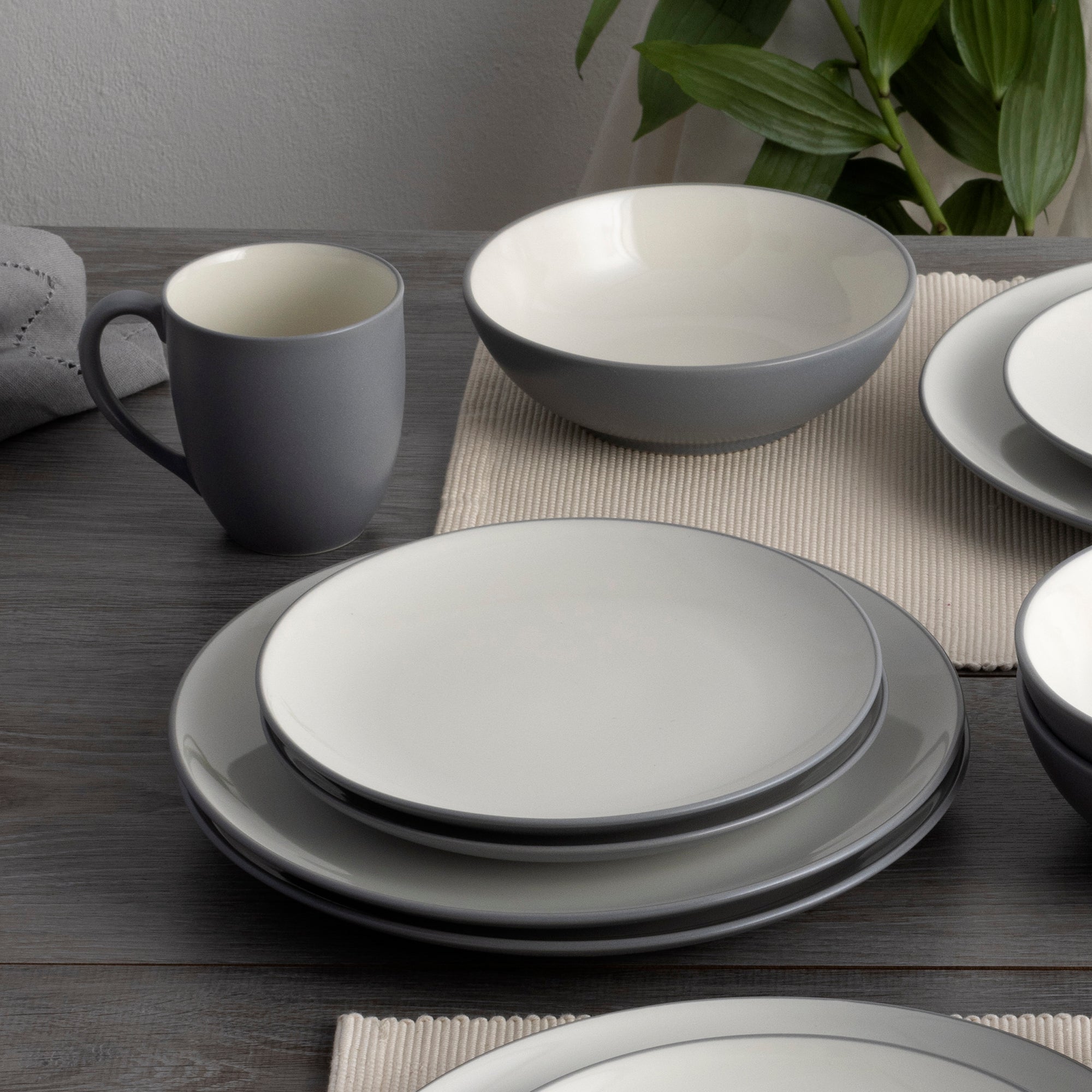  Noritake Colorwave 16-Piece Coupe Dinnerware Set, Service for 4 - Slate - Bonton