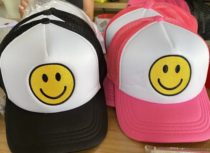  Lemonbella Eisley Smile Trucker Hat Black - WHITE WITH BLACK - Bonton