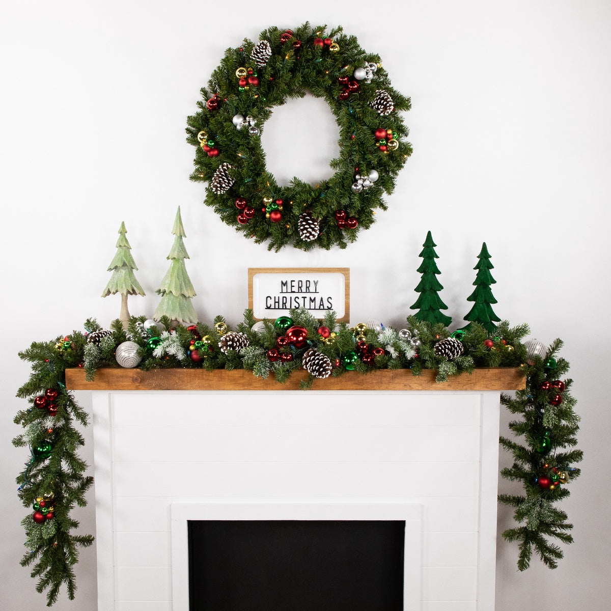  Northlight Pre-Lit Canadian Pine Artificial Christmas Wreath - 30