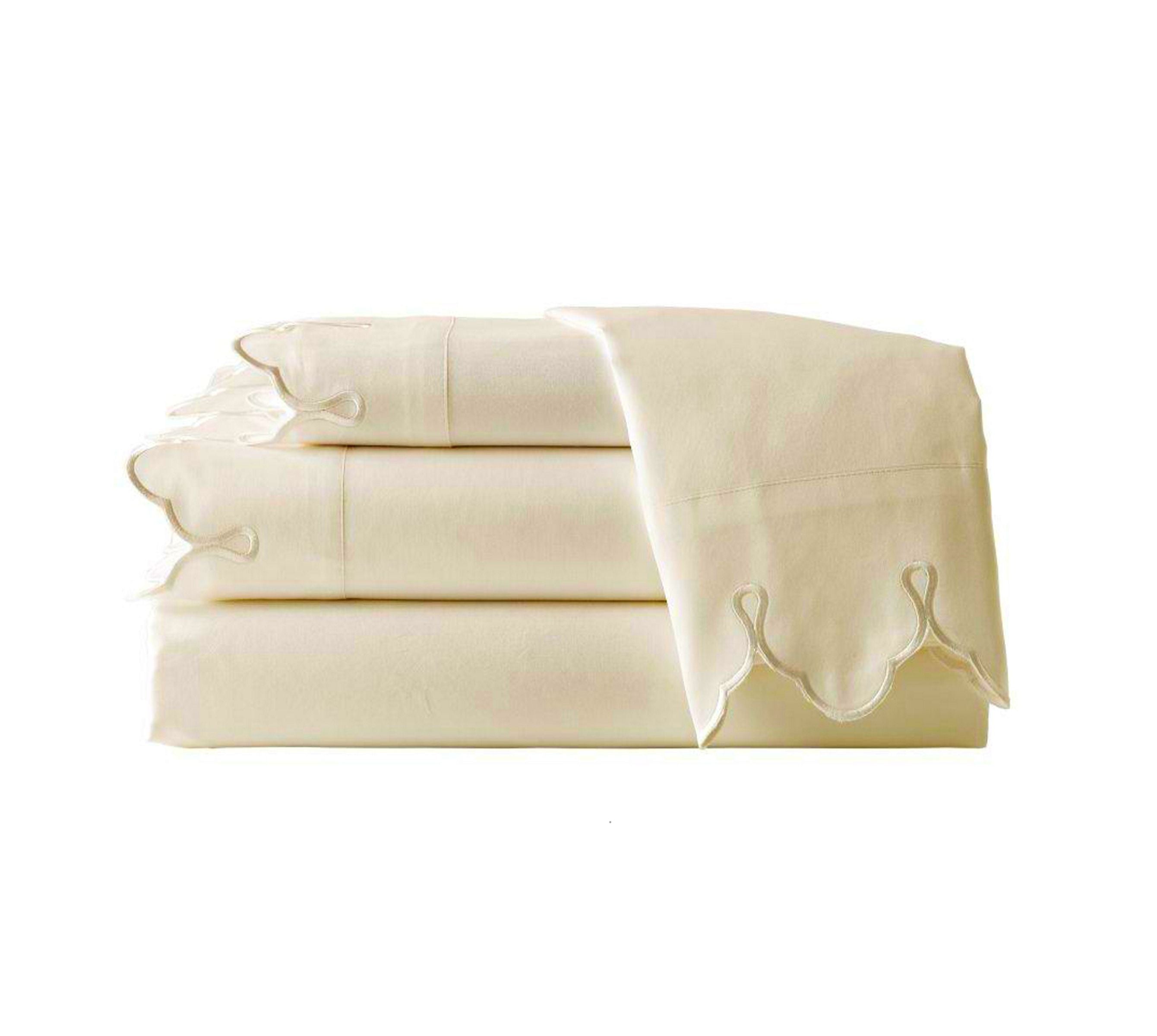  Belle Epoque Queen Scalloped Embroidered Sheet Set - Cream - Bonton