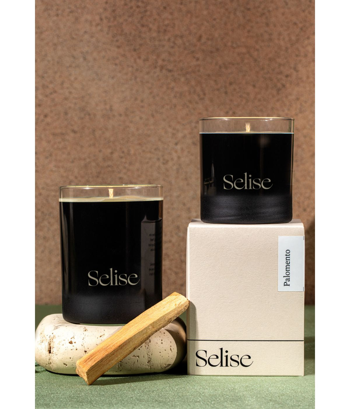  Selise Palomento Palo Santo Peppermint Lemongrass Cardamom Vetiver Cedarwood Clove Scented Candle - Black - Bonton