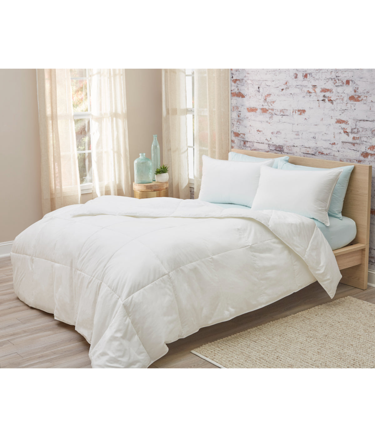 Summer Weight Down Alternative Comforter White