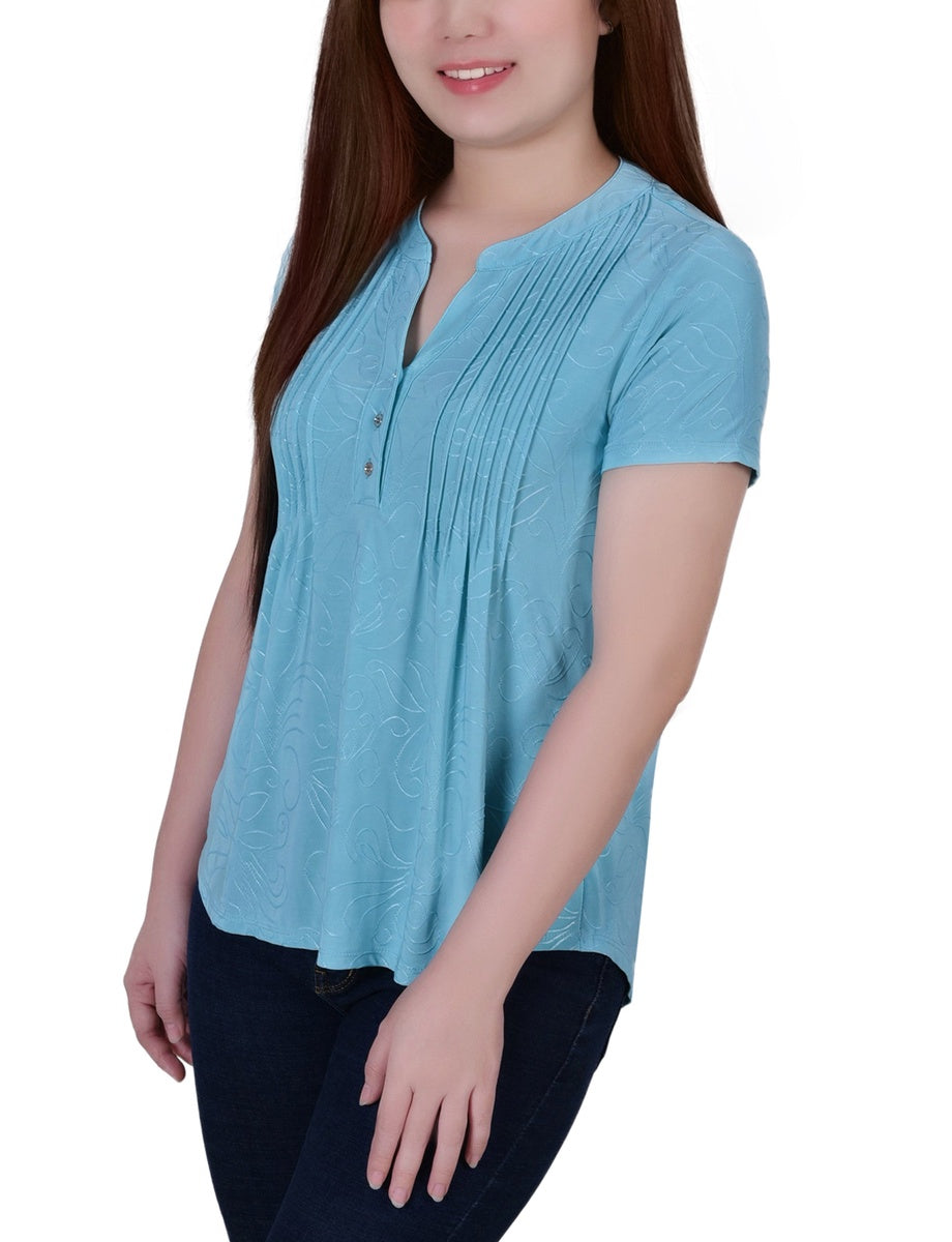  NY Collection Petite Short Sleeve Y Neck Jacquard Knit Top - Lilas - Bonton