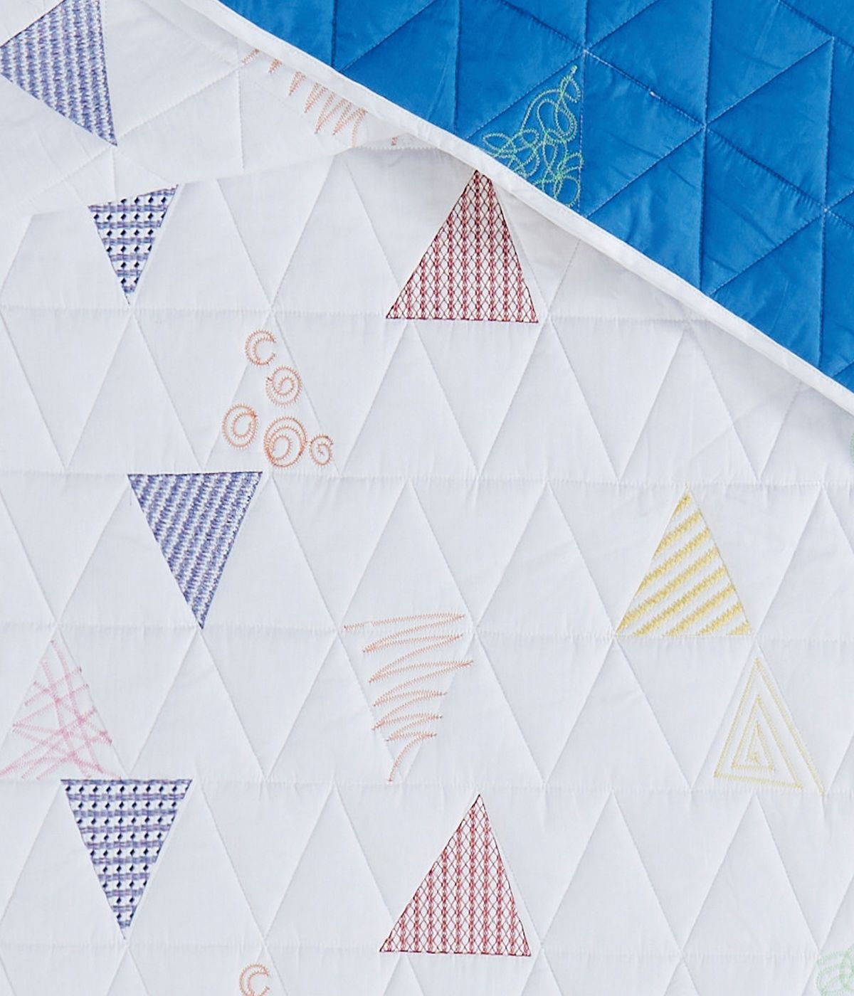  Crayola Triangle Embroidered Quilt Set - Multiple - Bonton