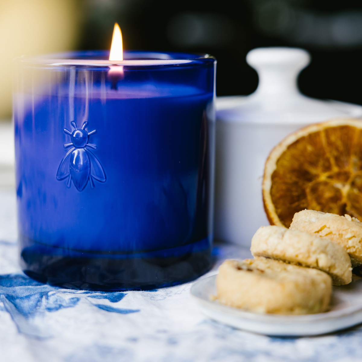  La Rochere Winter Garden Bee Candle - Default Title - Bonton
