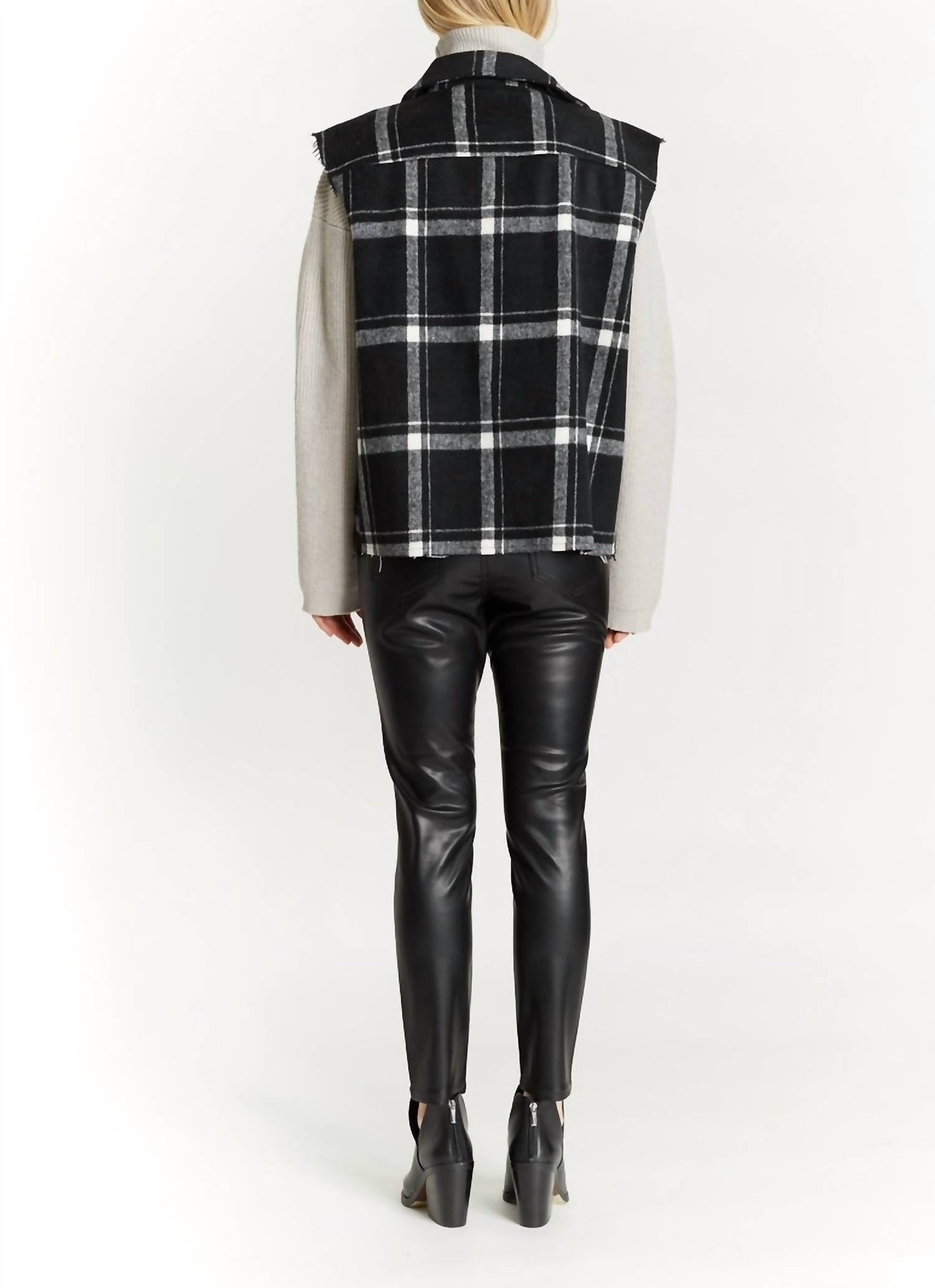  Plaid Hunter Vest with Frayed Sleeves - Black/White Plaid - Bonton