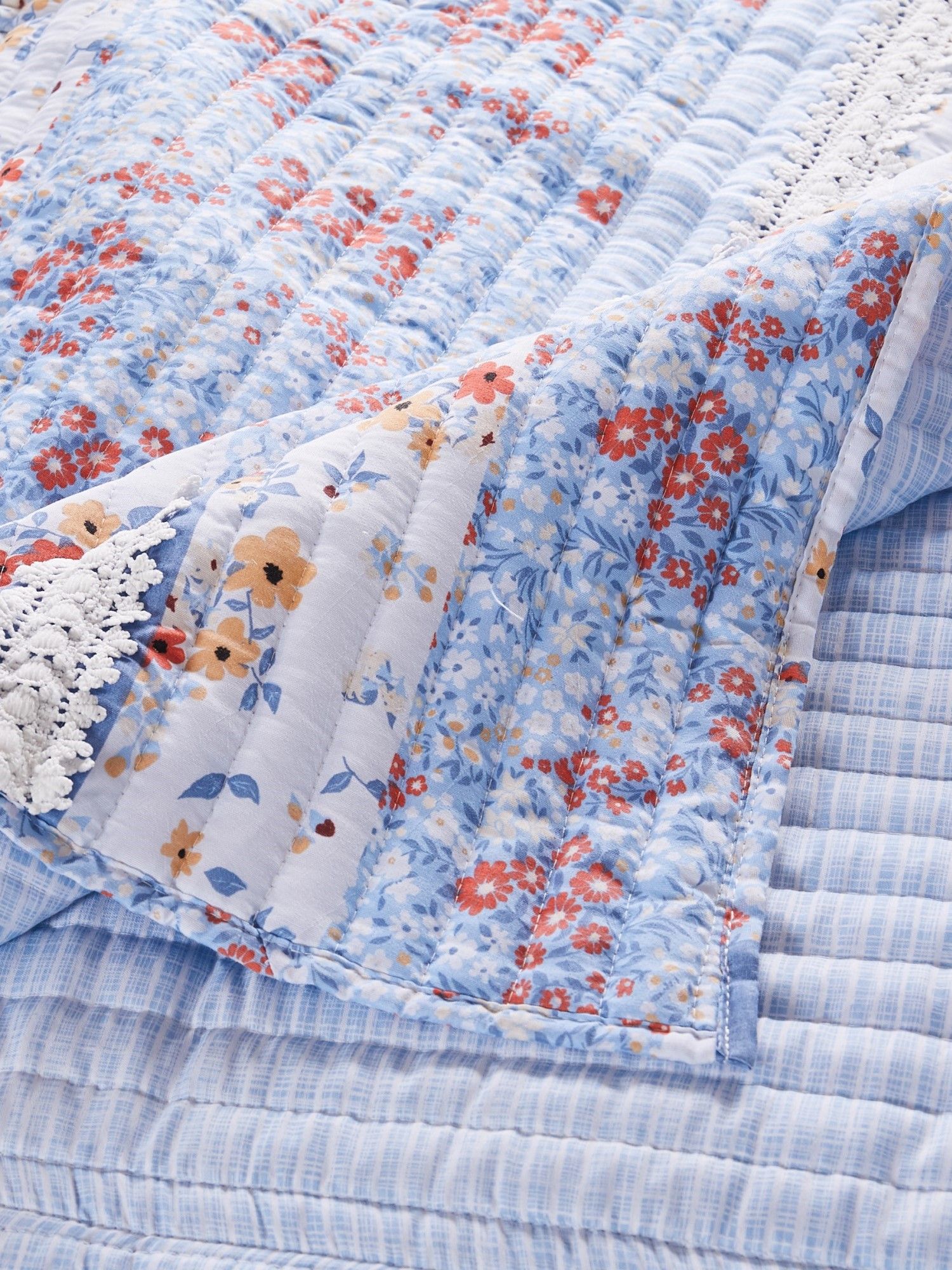  Greenland Home Fashions Betty White Lace-Embellished Quilt Set - White - Bonton