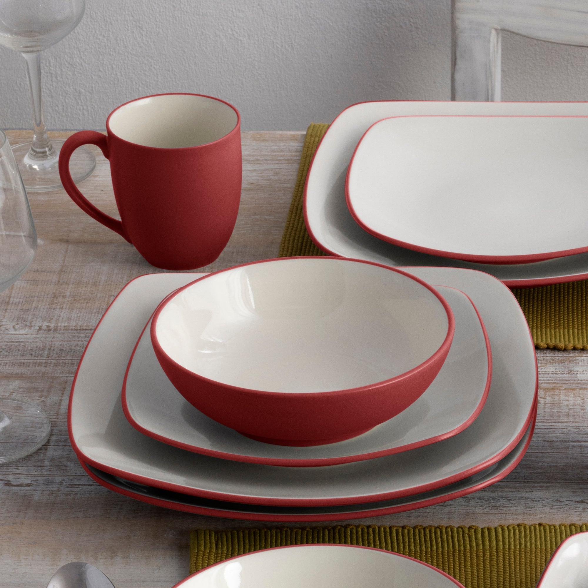  Noritake Colorwave 16-Piece Square Dinnerware Set, Service for 4 - Raspberry - Bonton