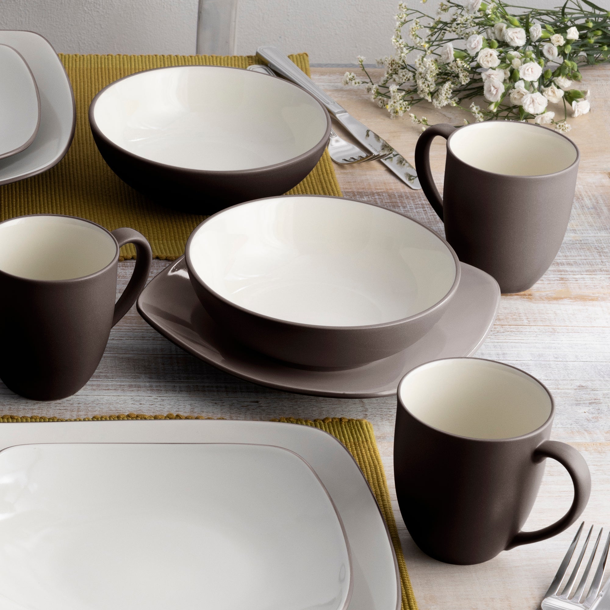  Noritake Colorwave 16-Piece Square Dinnerware Set, Service for 4 - Chocolate - Bonton