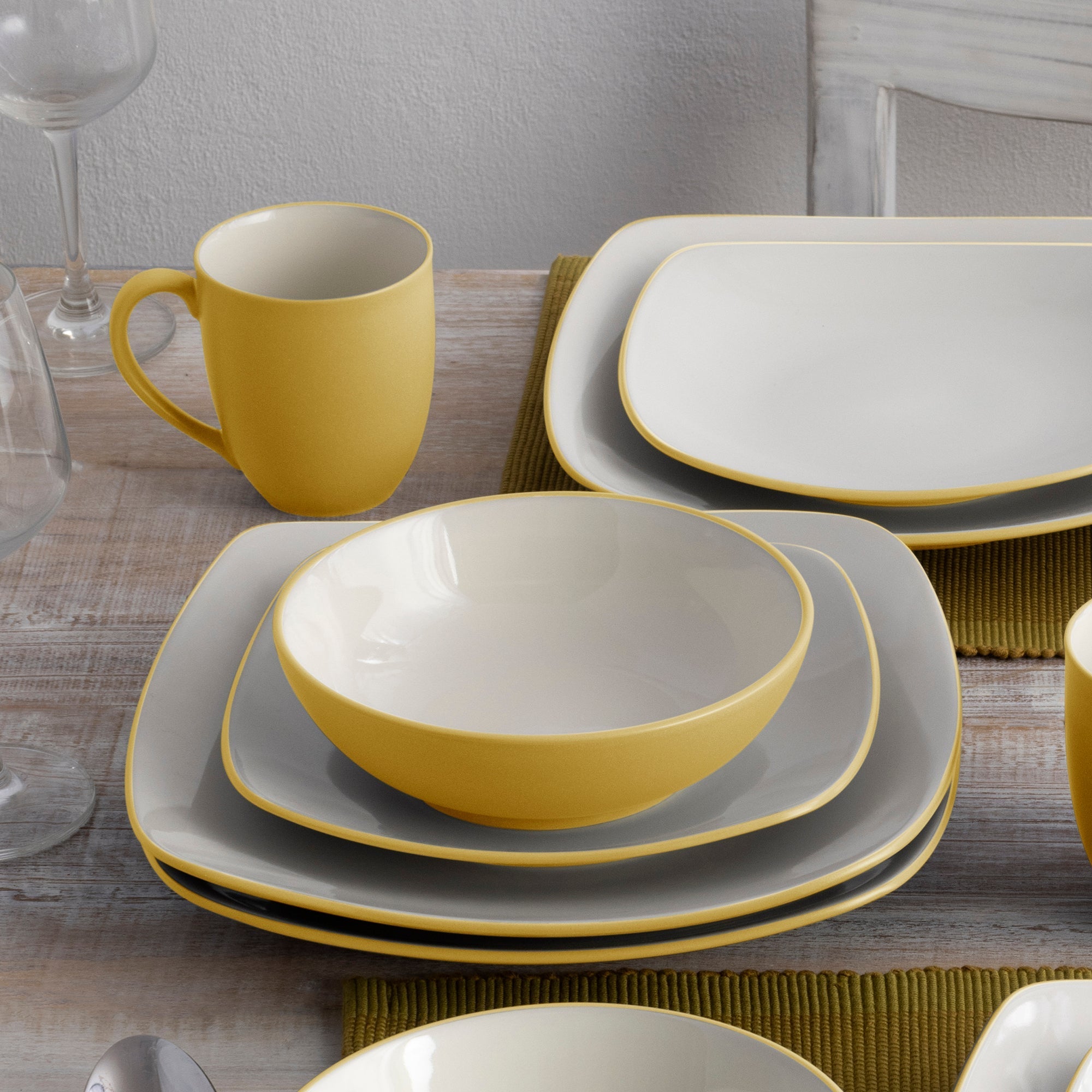  Noritake Colorwave 16-Piece Square Dinnerware Set, Service for 4 - Mustard - Bonton