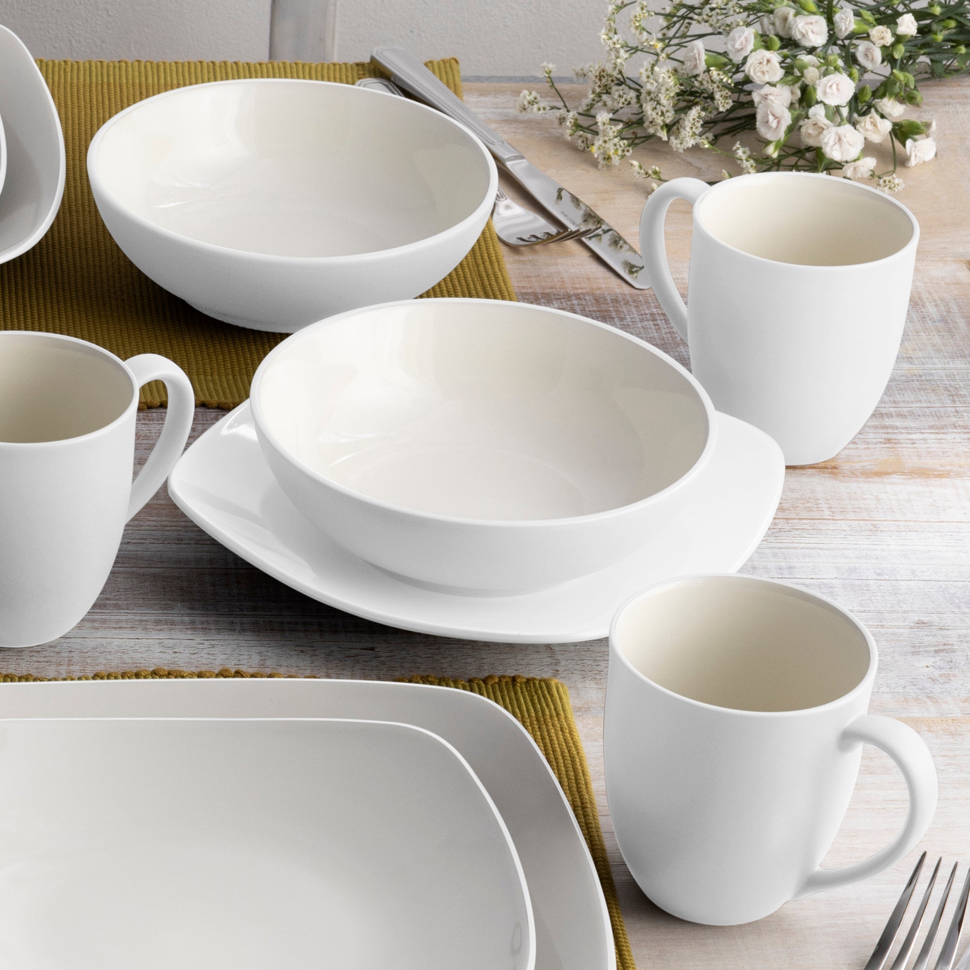  Noritake Colorwave 16-Piece Square Dinnerware Set, Service for 4 - White - Bonton